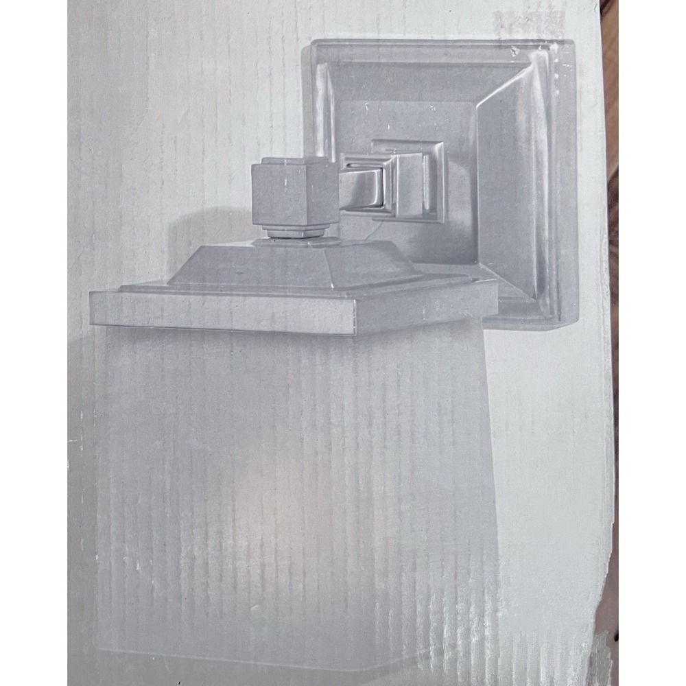 Martha Stewart Skylands Collection Light Brushed Nickel Wall Sconce NIB